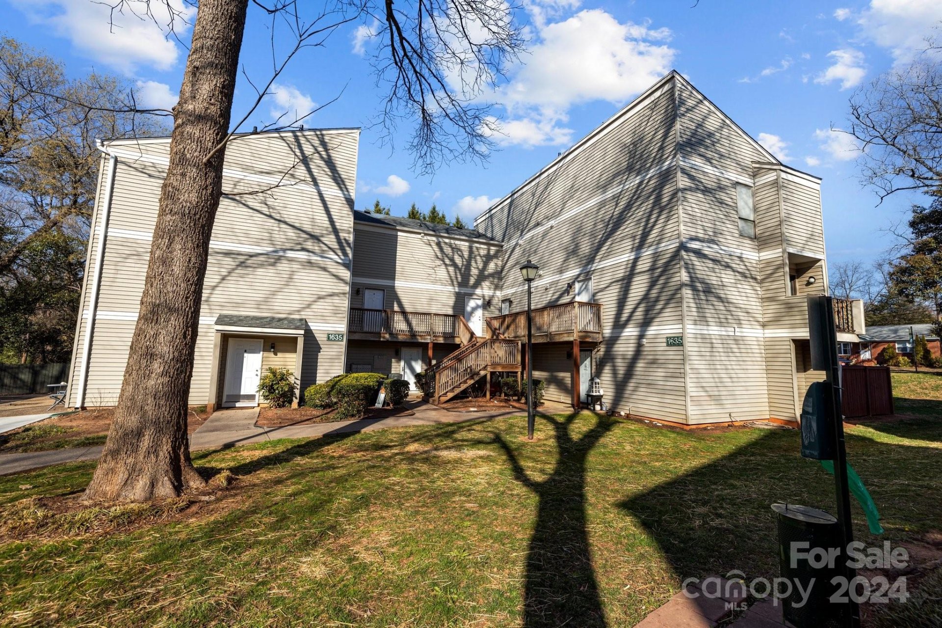 Property image 1 at 1635 Merry Oaks Road, Charlotte, NC 28205