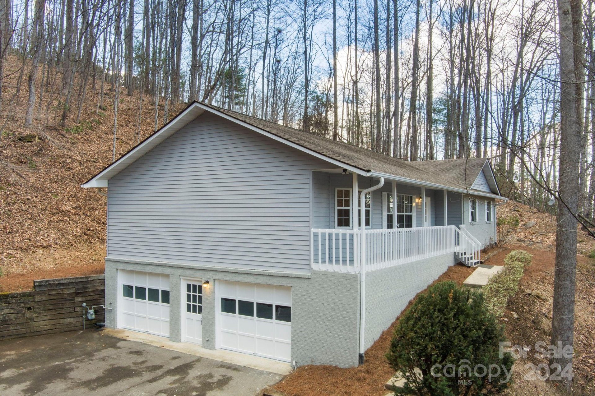 Property image 1 at 604 Surrey Glen Circle, Hendersonville, NC 28739