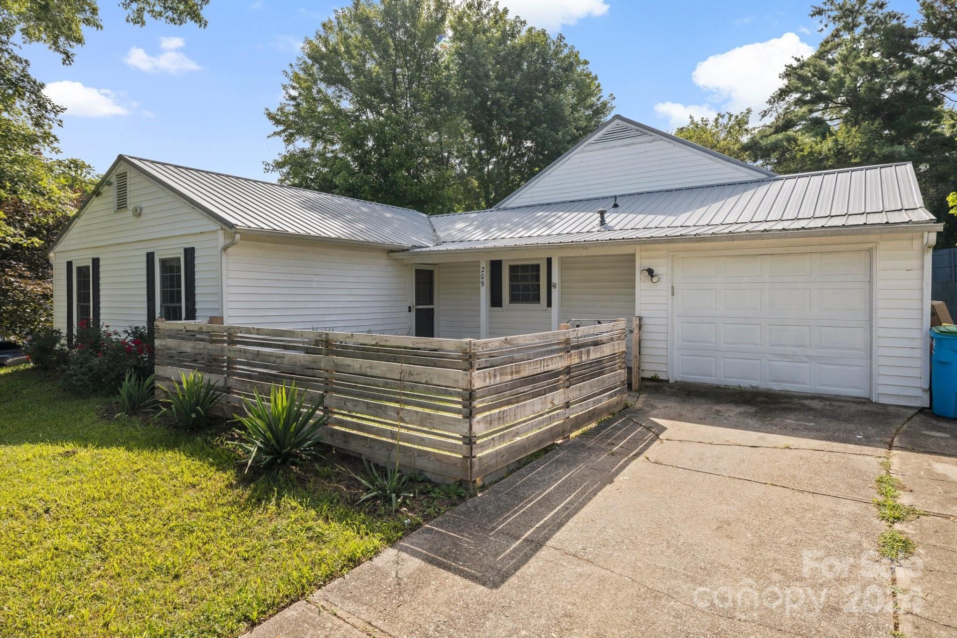 Property image 1 at 209 Scottlynn Drive, Asheville, NC 28806