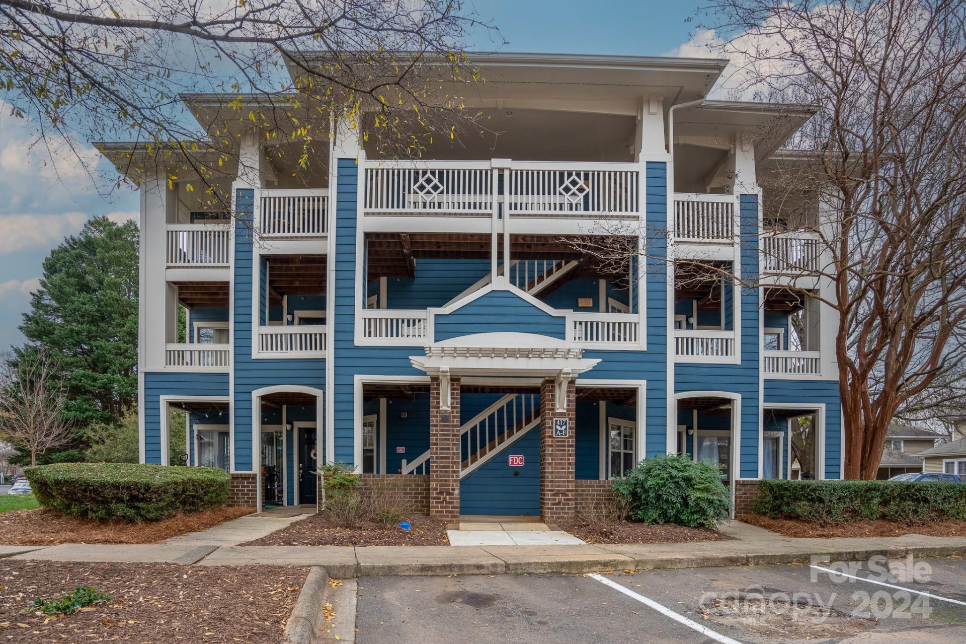 Property image 1 at 417 Olmsted Park Place, Charlotte, NC 28203