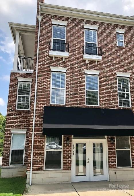 Property image 1 at 8728 Arbor Creek Drive, Charlotte, NC 28269