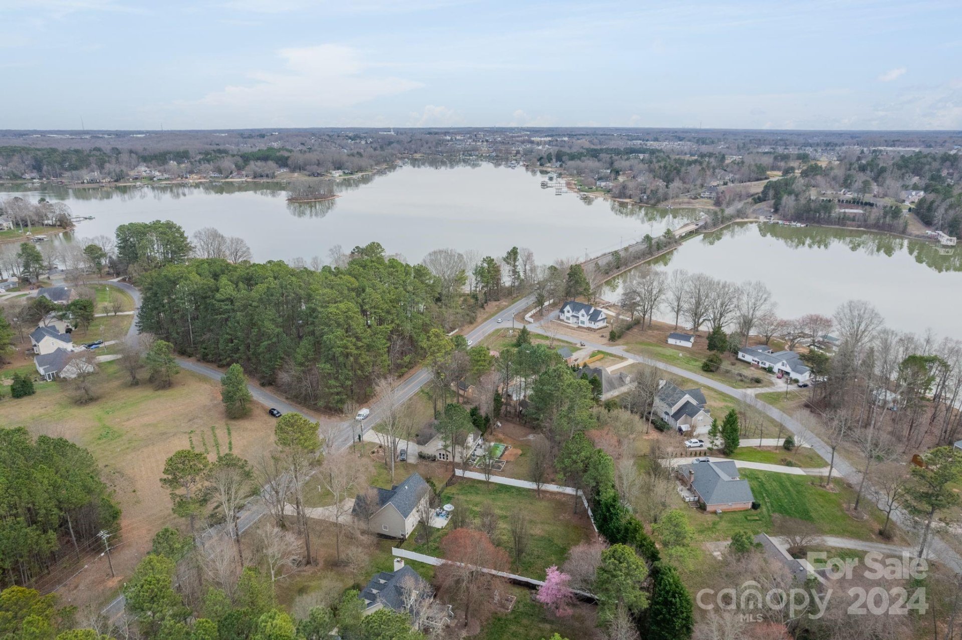 Property image 1 at 2026 Perth Road, Mooresville, NC 28117