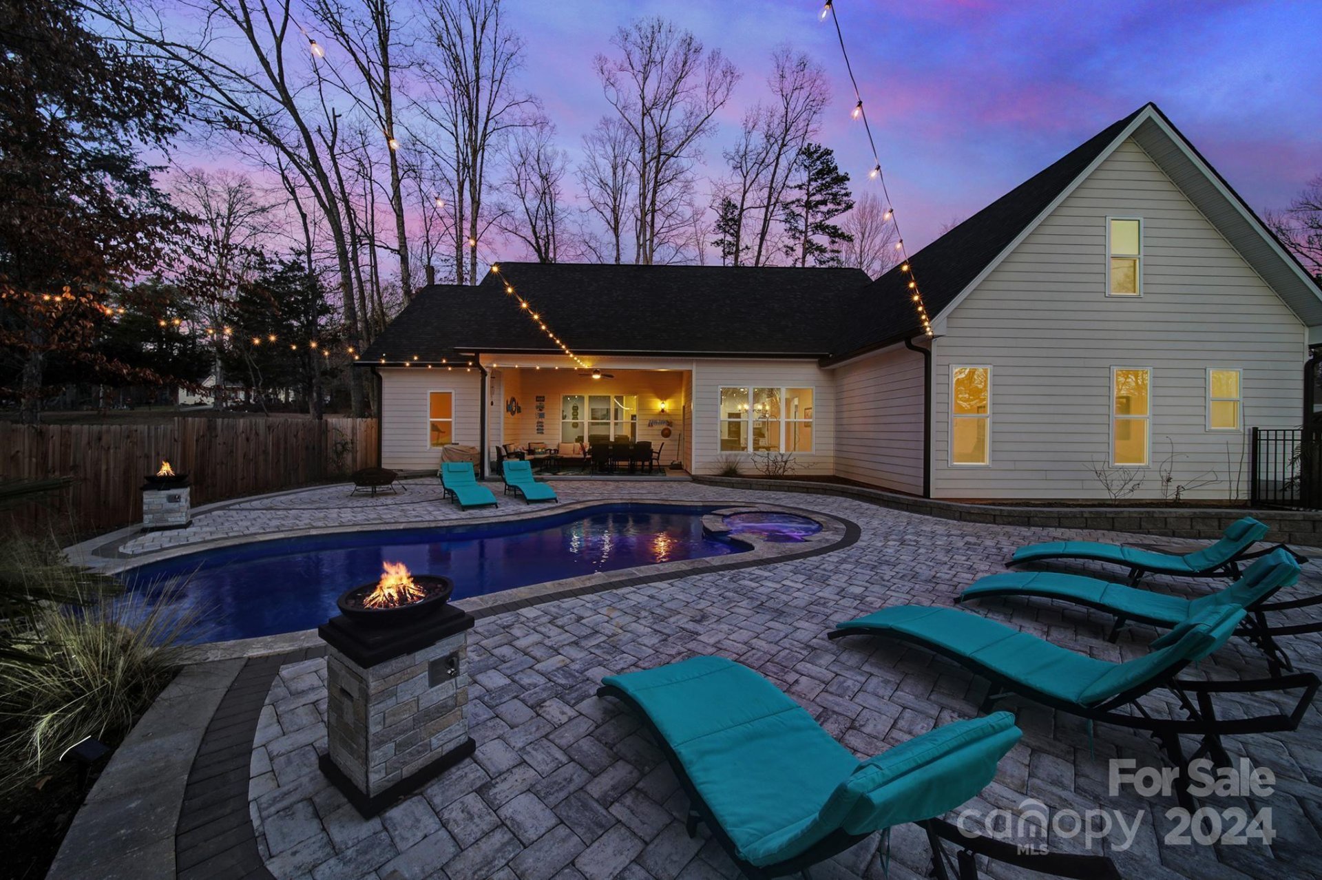 Property image 1 at 1409 Breezewood Drive, Charlotte, NC 28262