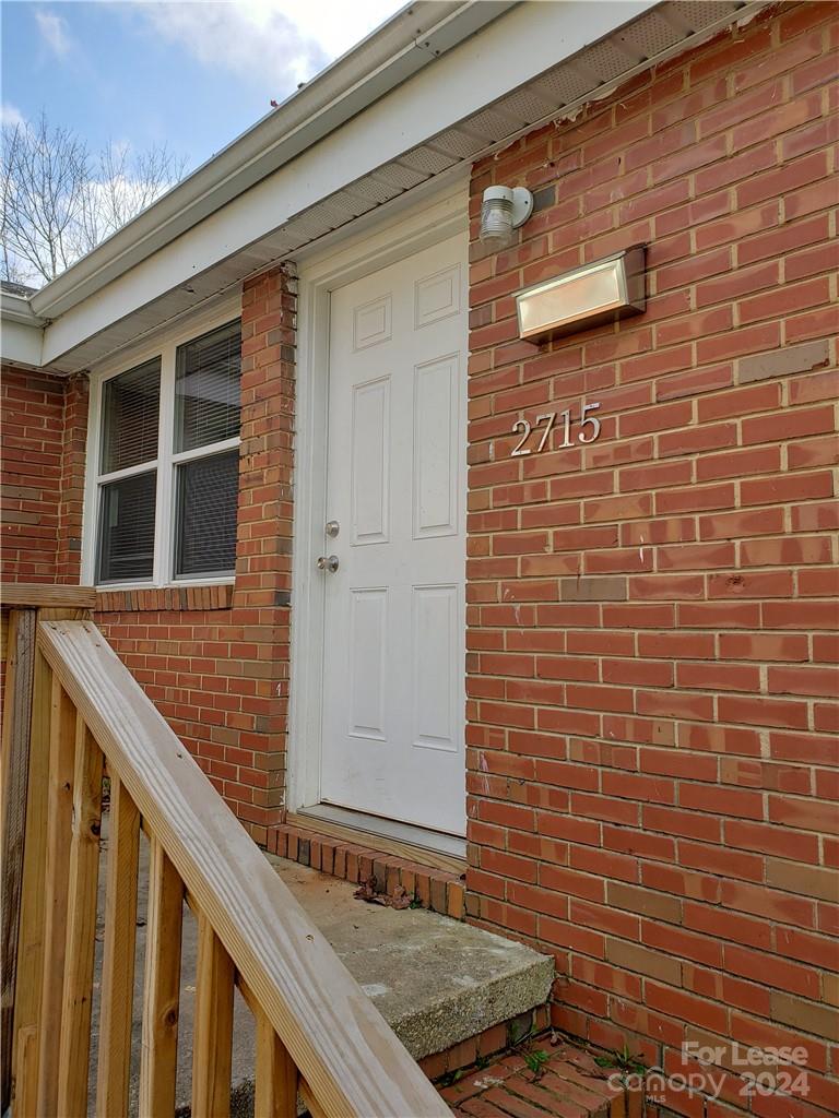 Property image 1 at 2715 Columbus Circle, Charlotte, NC 28208