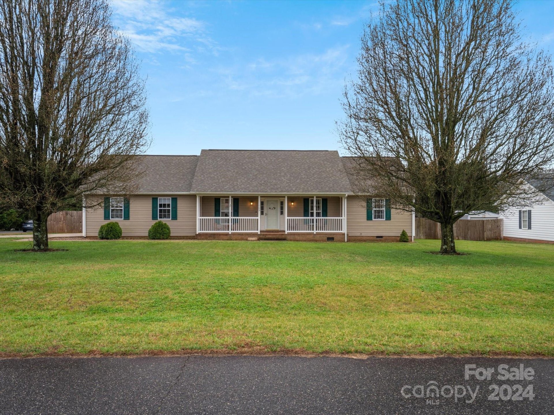 Property image 1 at 105 Ridgegate Lane, Statesville, NC 28625