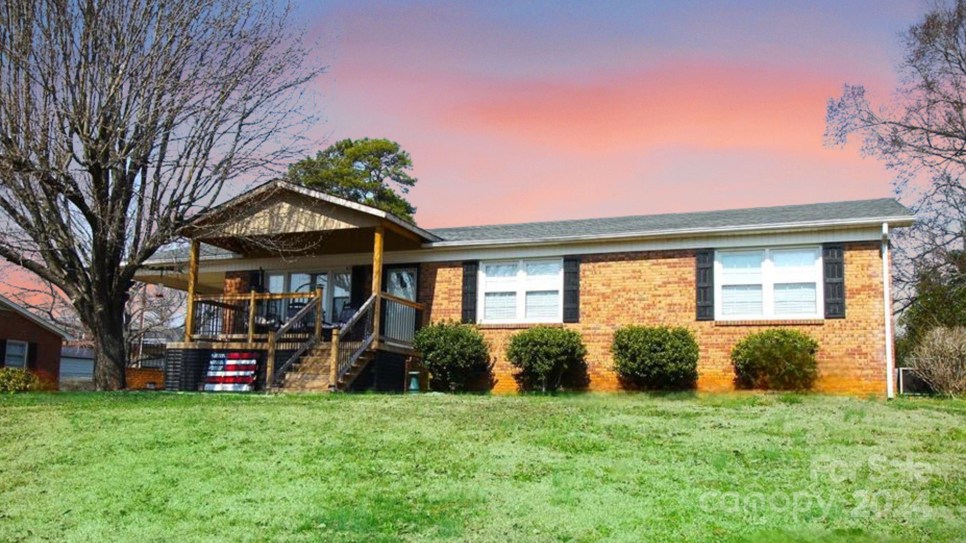 Property image 1 at 607 Castlewood Drive, Gastonia, NC 28056