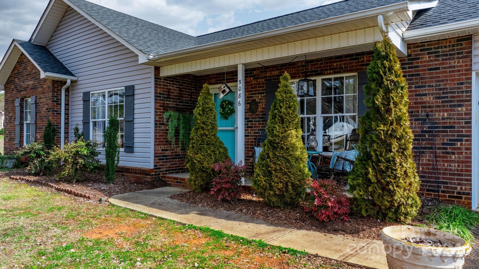 Property image 1 at 5086 Gateway Drive, Claremont, NC 28610