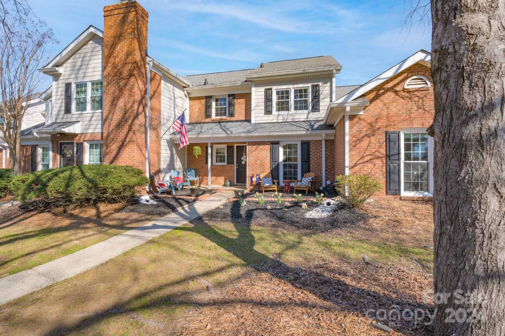 9119 N Vicksburg Park Court