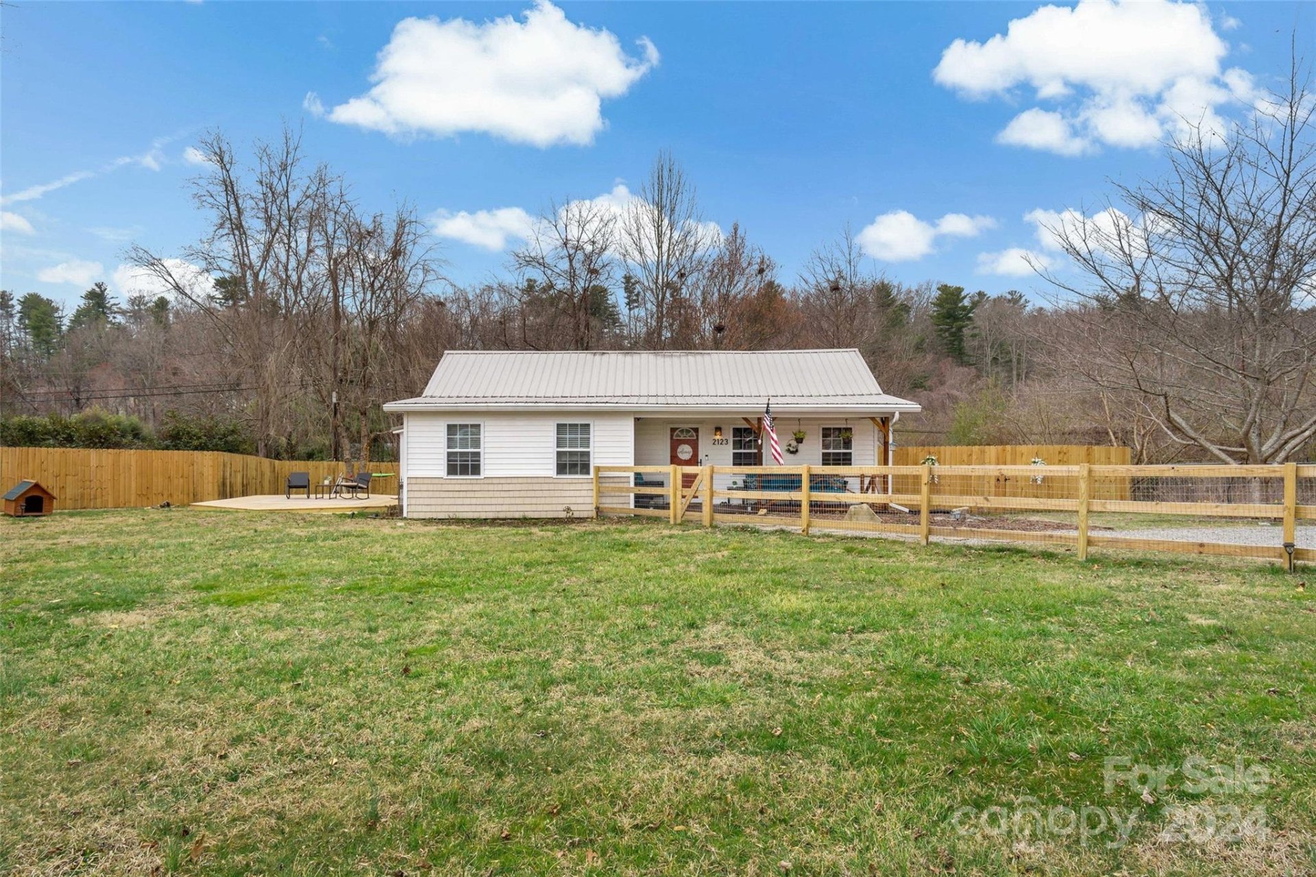 Property image 1 at 2123 Arlington Place, Hendersonville, NC 28791