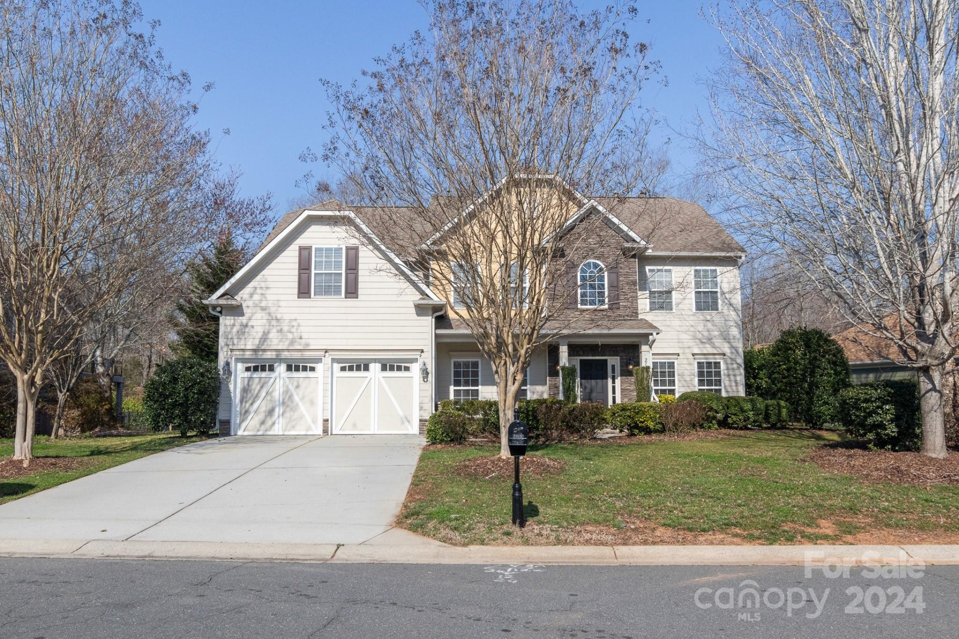 2100 Willowcrest Drive