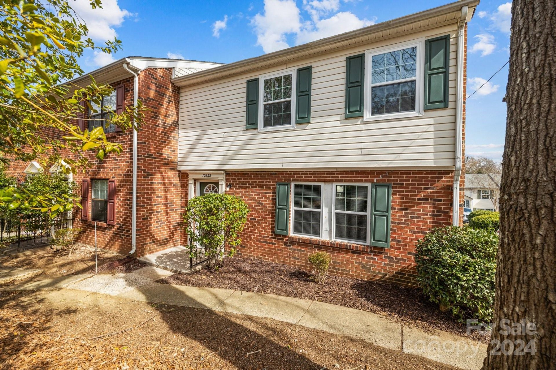 Property image 1 at 10933 Park Road, Charlotte, NC 28226