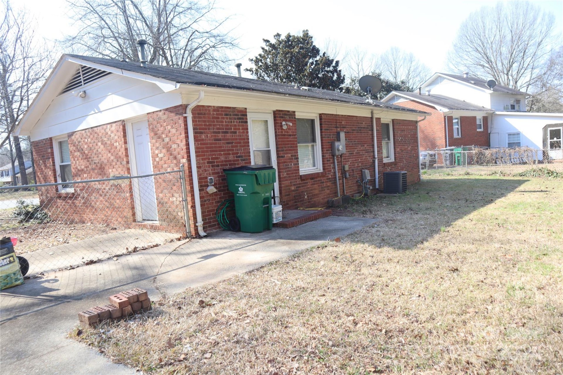 Property image 3 at 5125 Delivau Drive, Charlotte, NC 28215
