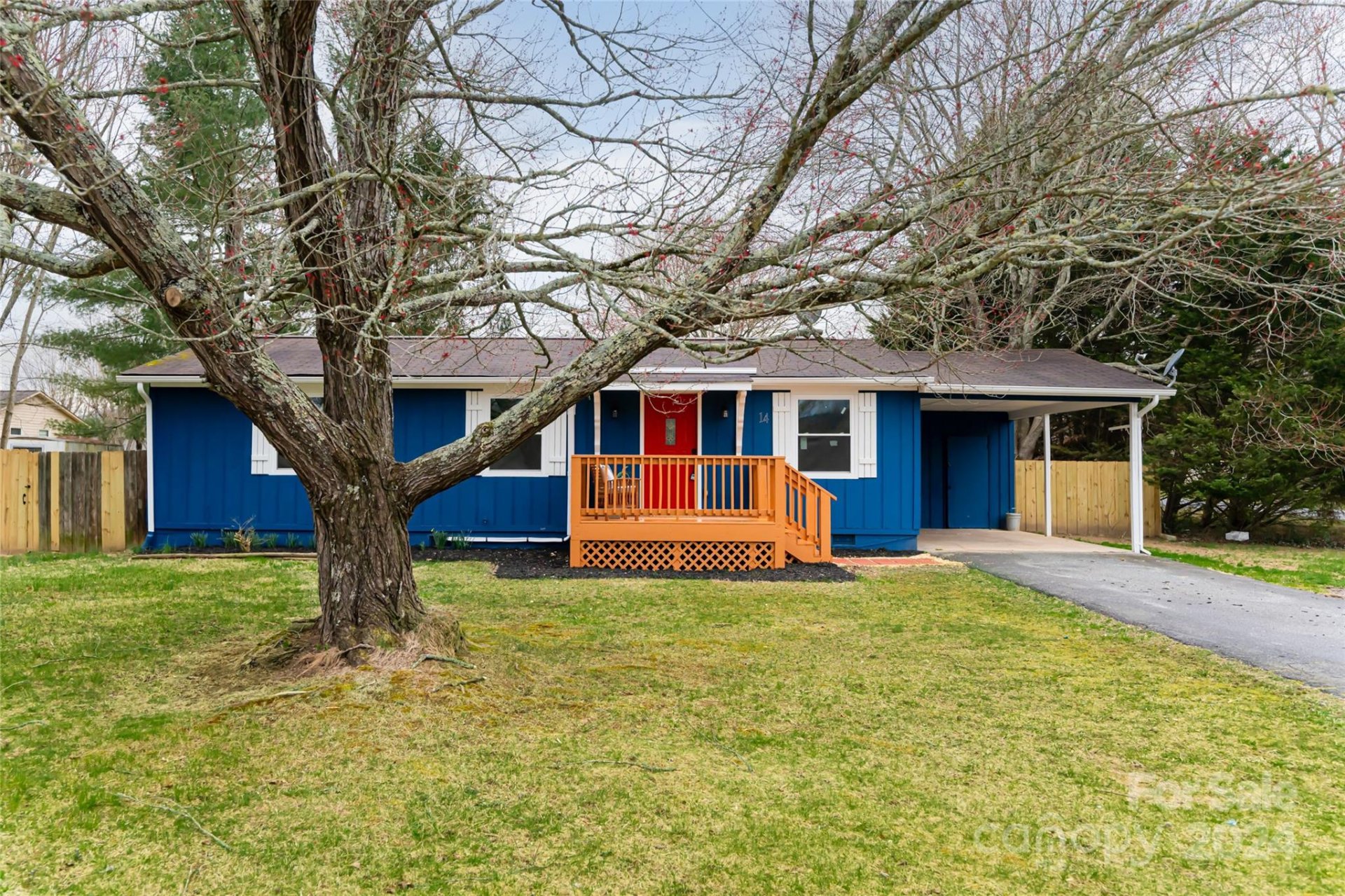 Property image 1 at 14 E Sugar Maple Drive, Hendersonville, NC 28739