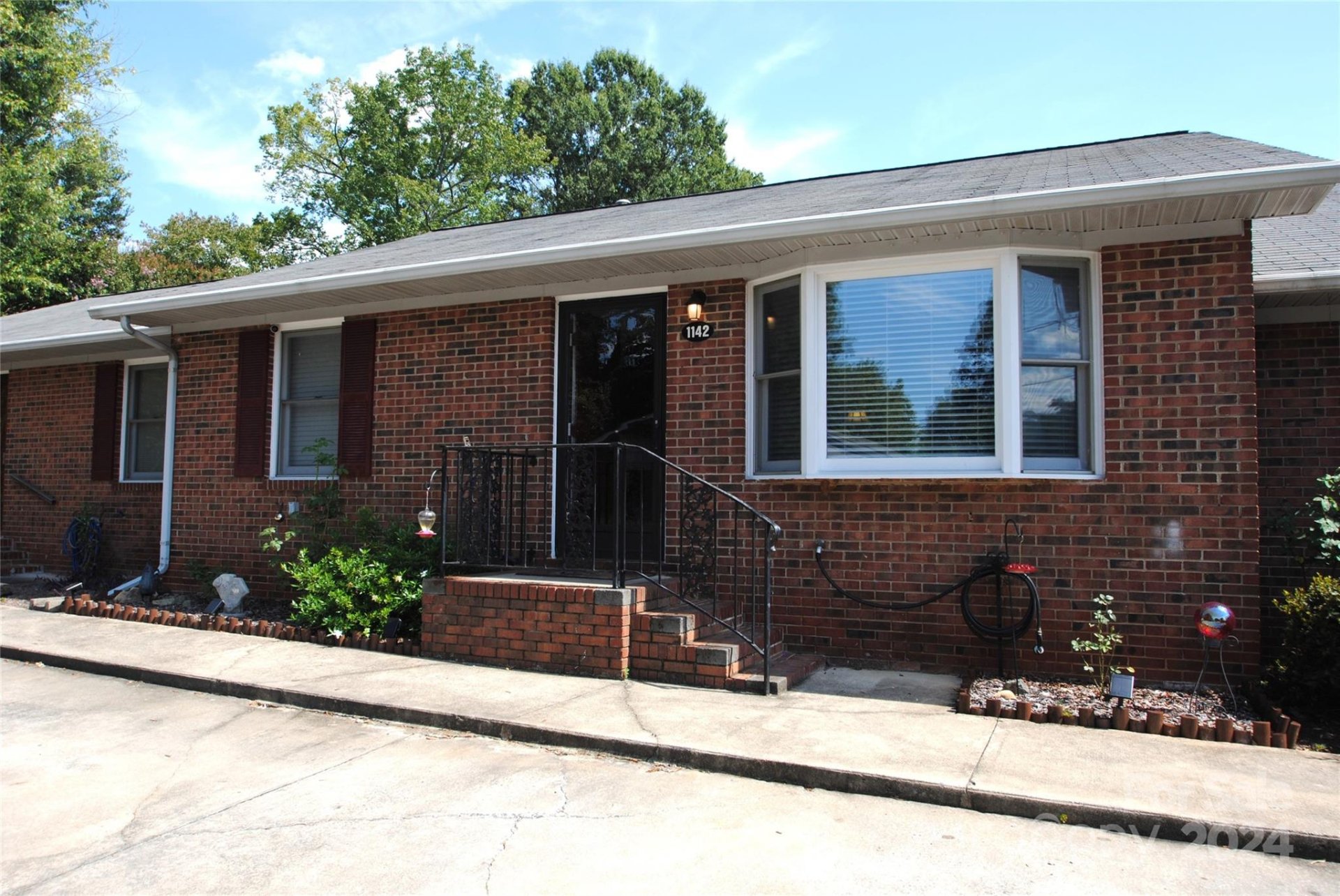1142 Mckinnon Drive