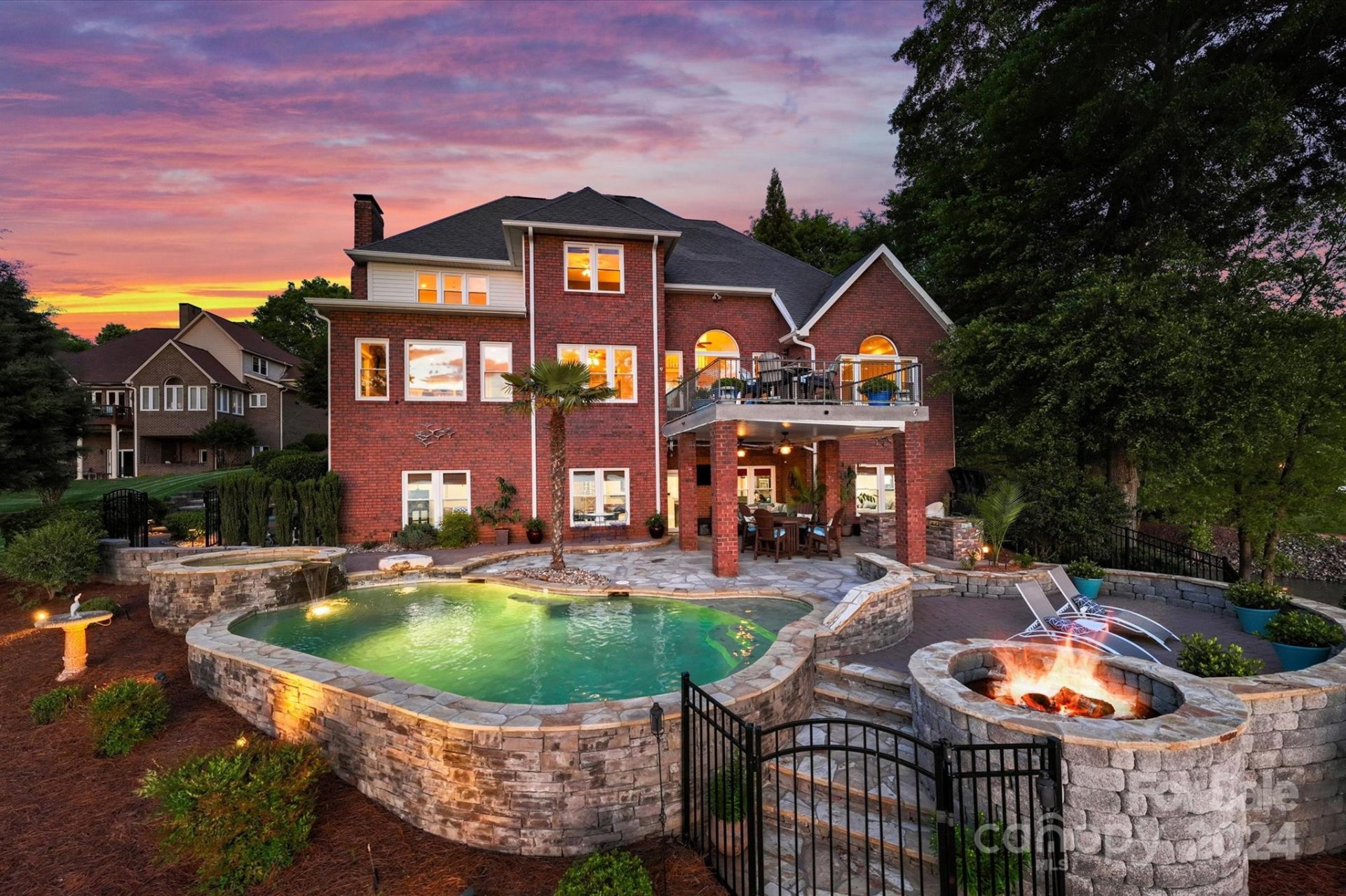 156 W Tattersall Drive