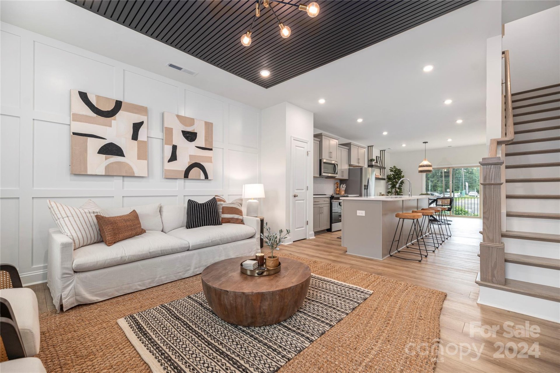 Property image 1 at 322 Simeon Drive, Charlotte, NC 28208