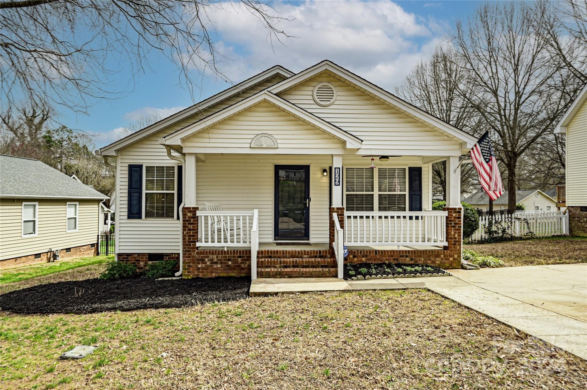 Property image 1 at 129 Pratt Street, Belmont, NC 28012