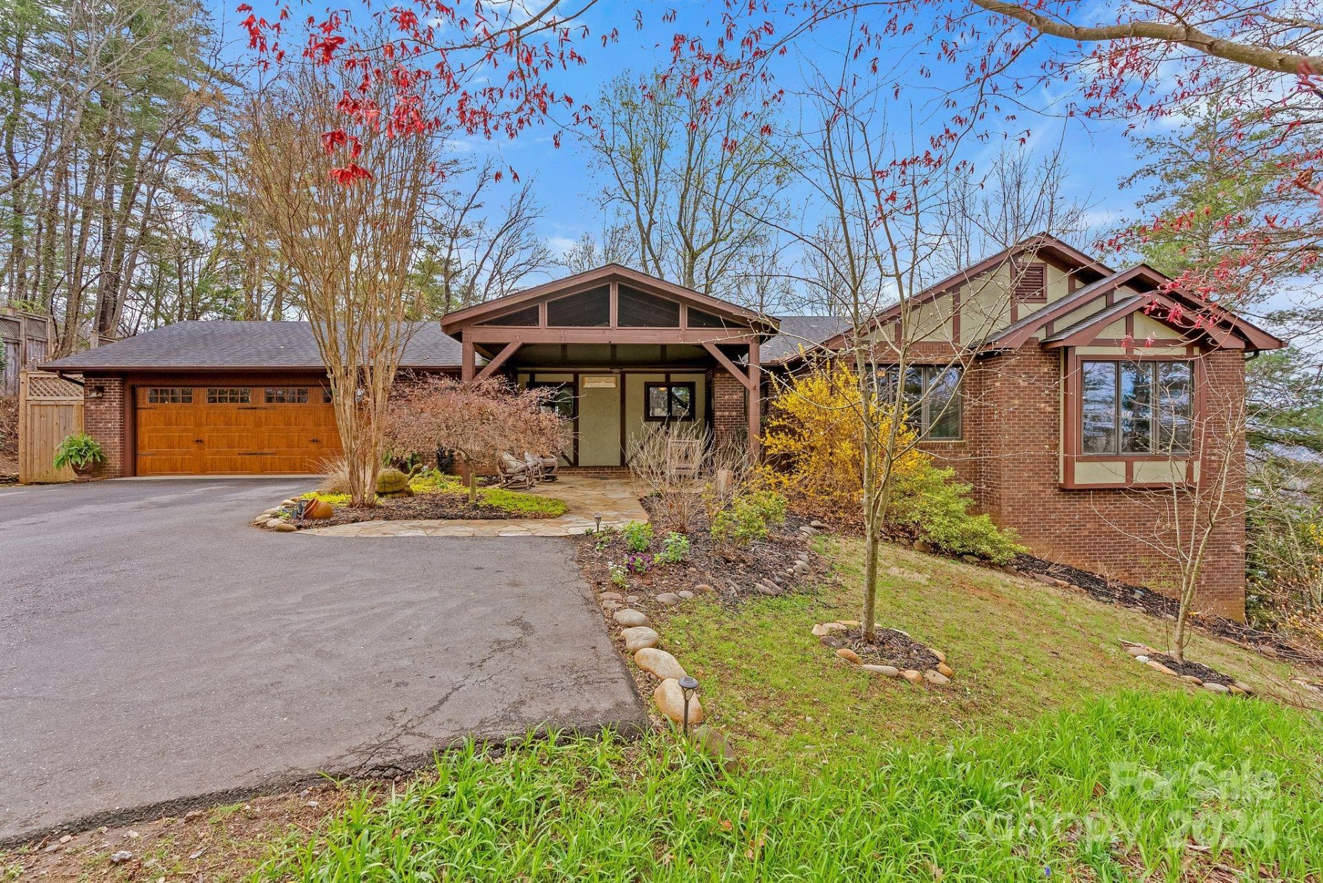 Property image 1 at 504 Kings Ridge, Asheville, NC 28804