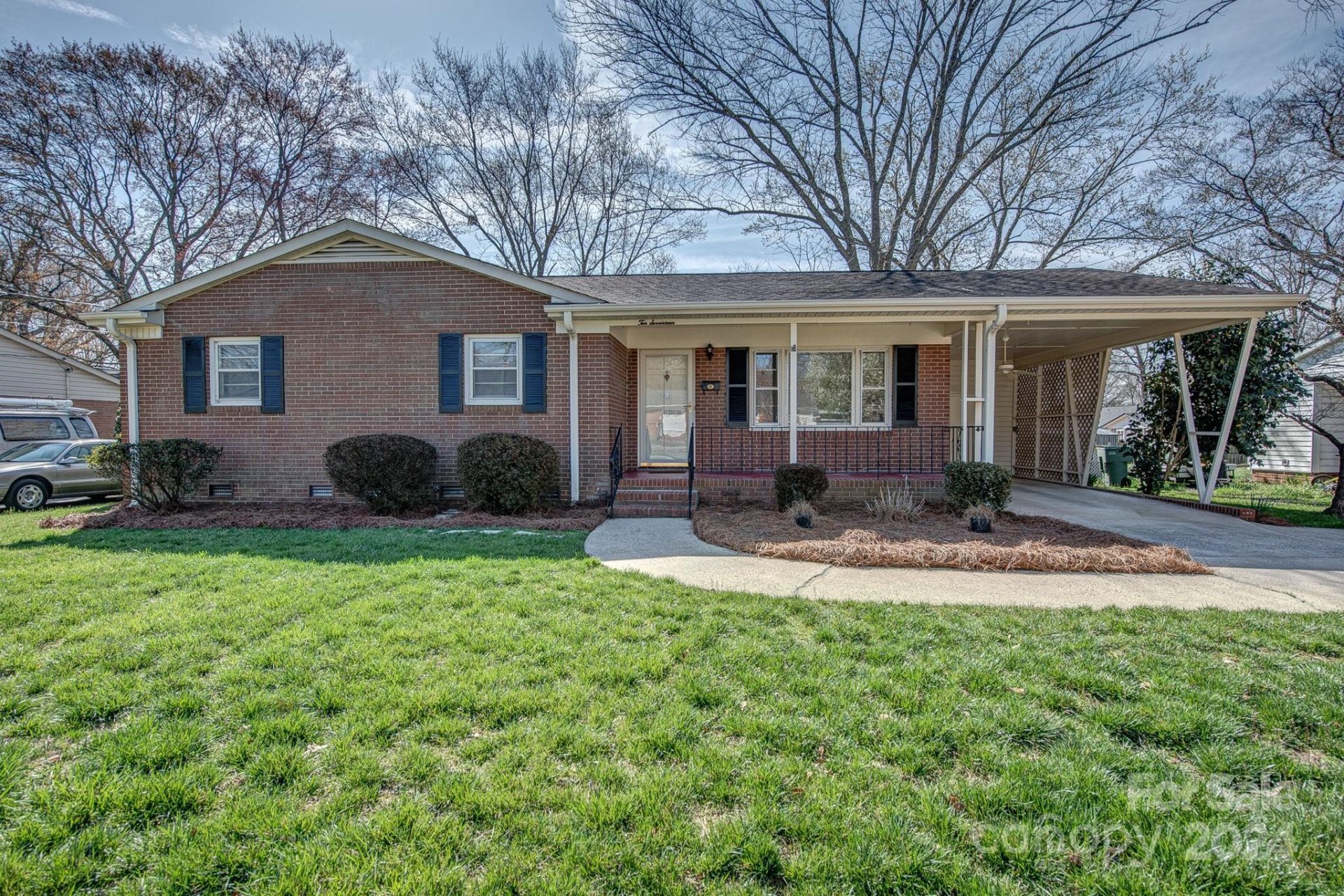 Property image 1 at 1017 Holly Drive, Gastonia, NC 28054