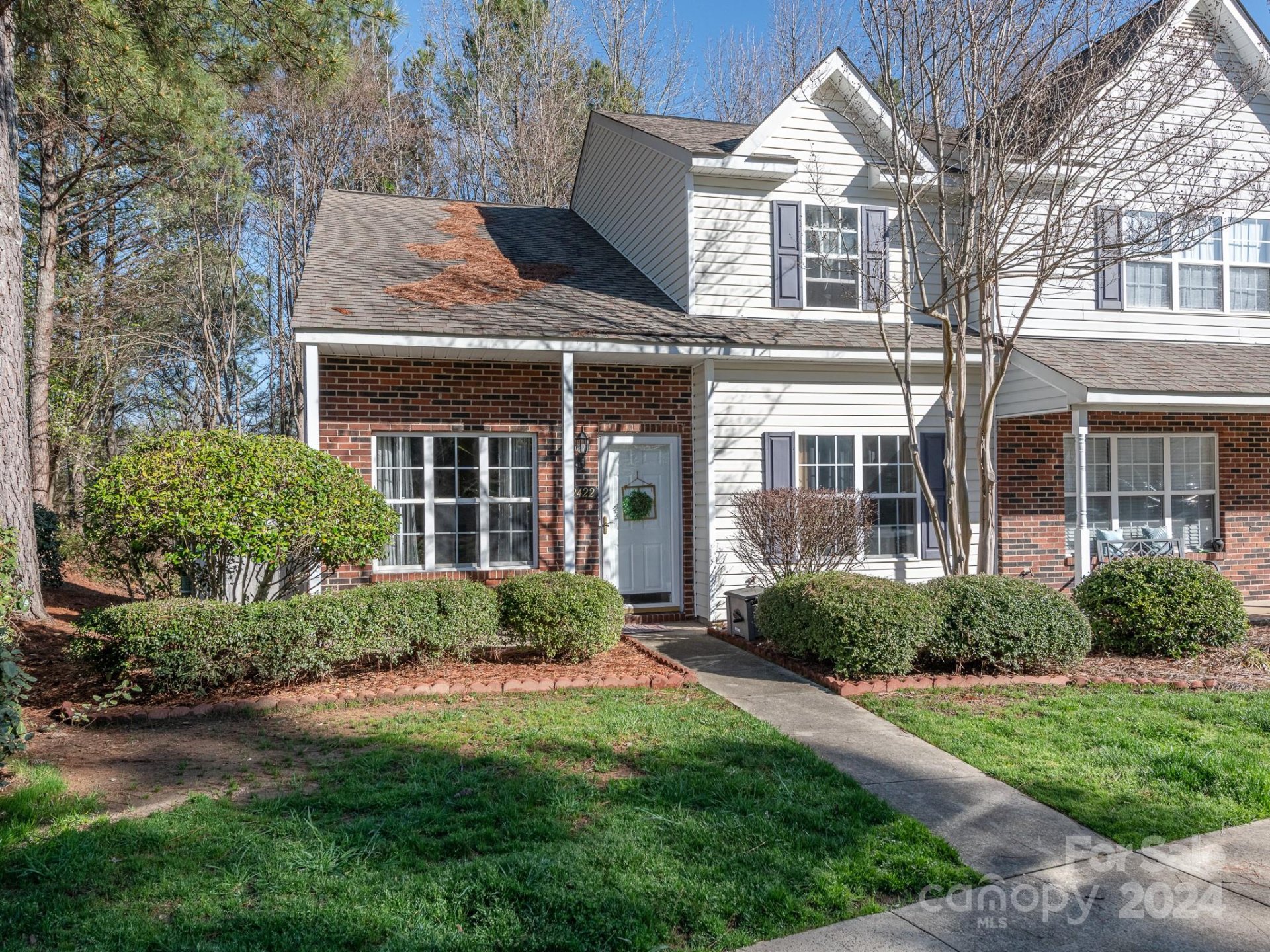 Maplecrest, Charlotte Community