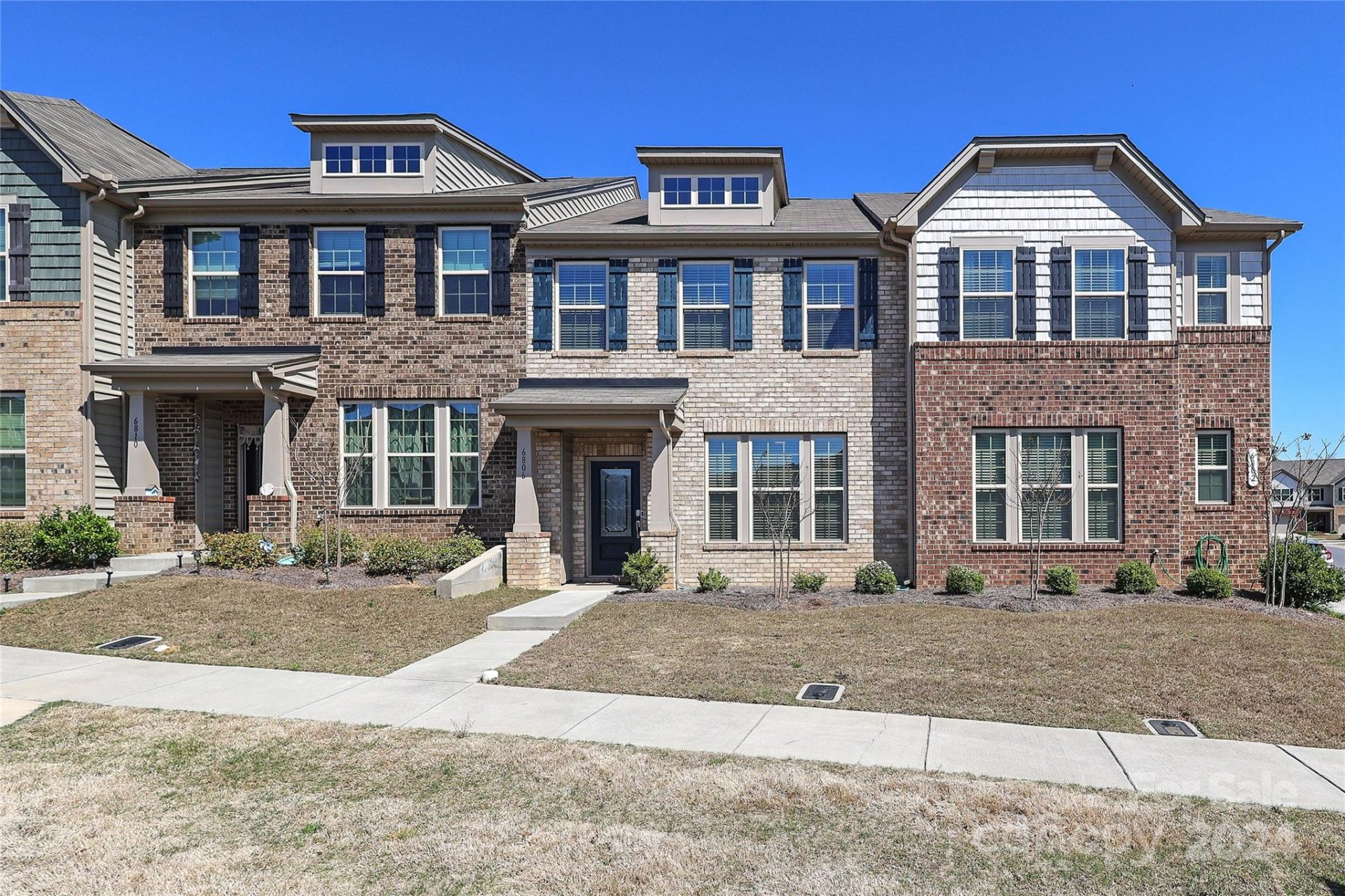 6806 Piper Thorn Way