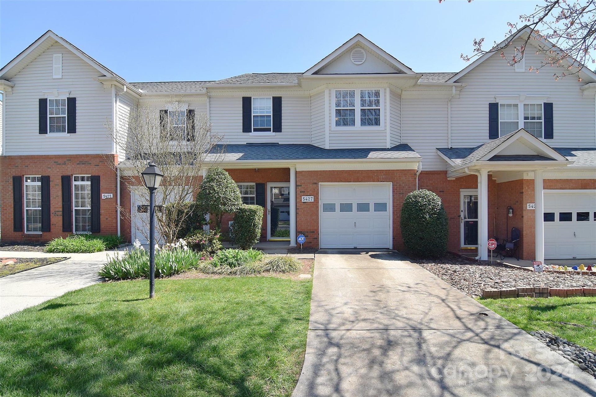 Property image 1 at 5427 Johnston Mill Court, Charlotte, NC 28269