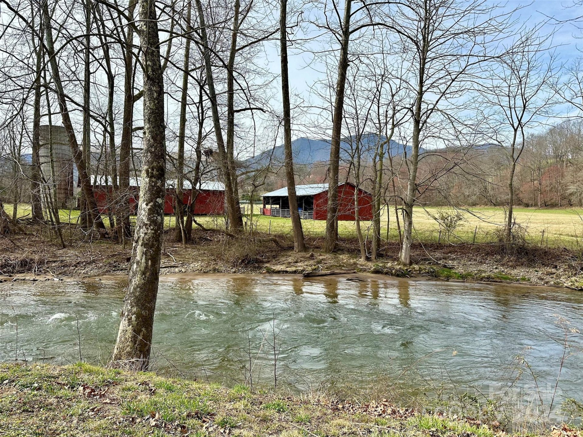 Property image 1 at 30 Aqua Vista Loop, Waynesville, NC 28785