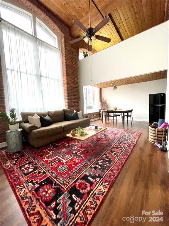 Property image 1 at 201 S Hoskins Road, Charlotte, NC 28208