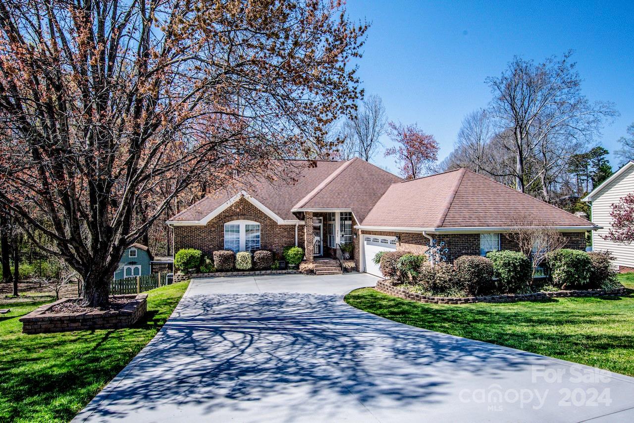 Property image 1 at 255 Fox Hollow Road, Mooresville, NC 28117