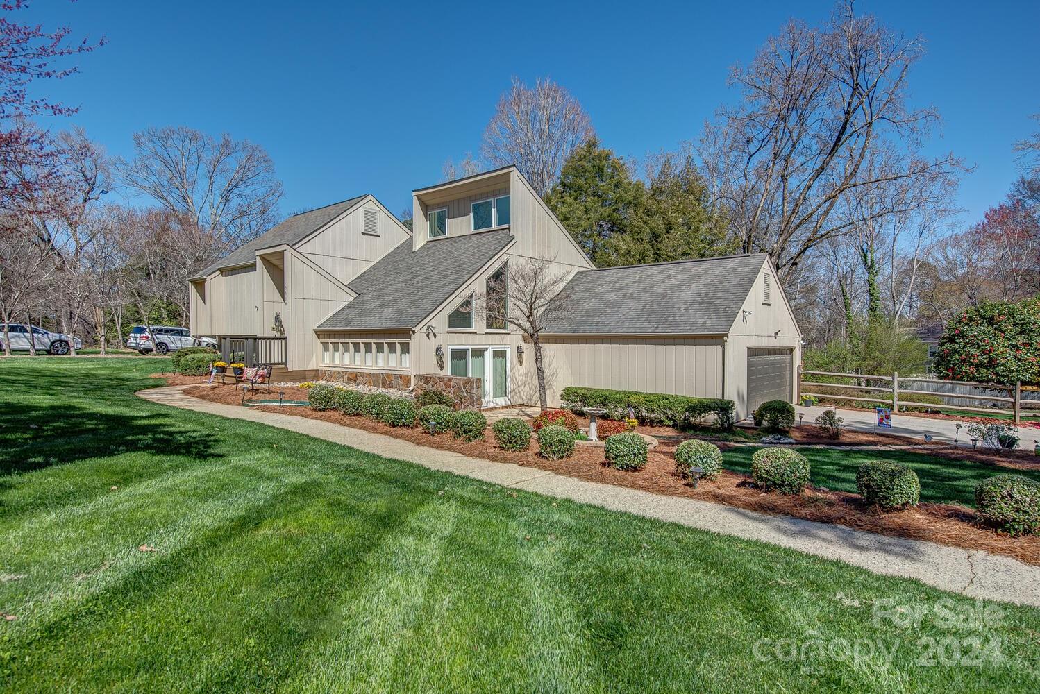 3008 Southampton Circle