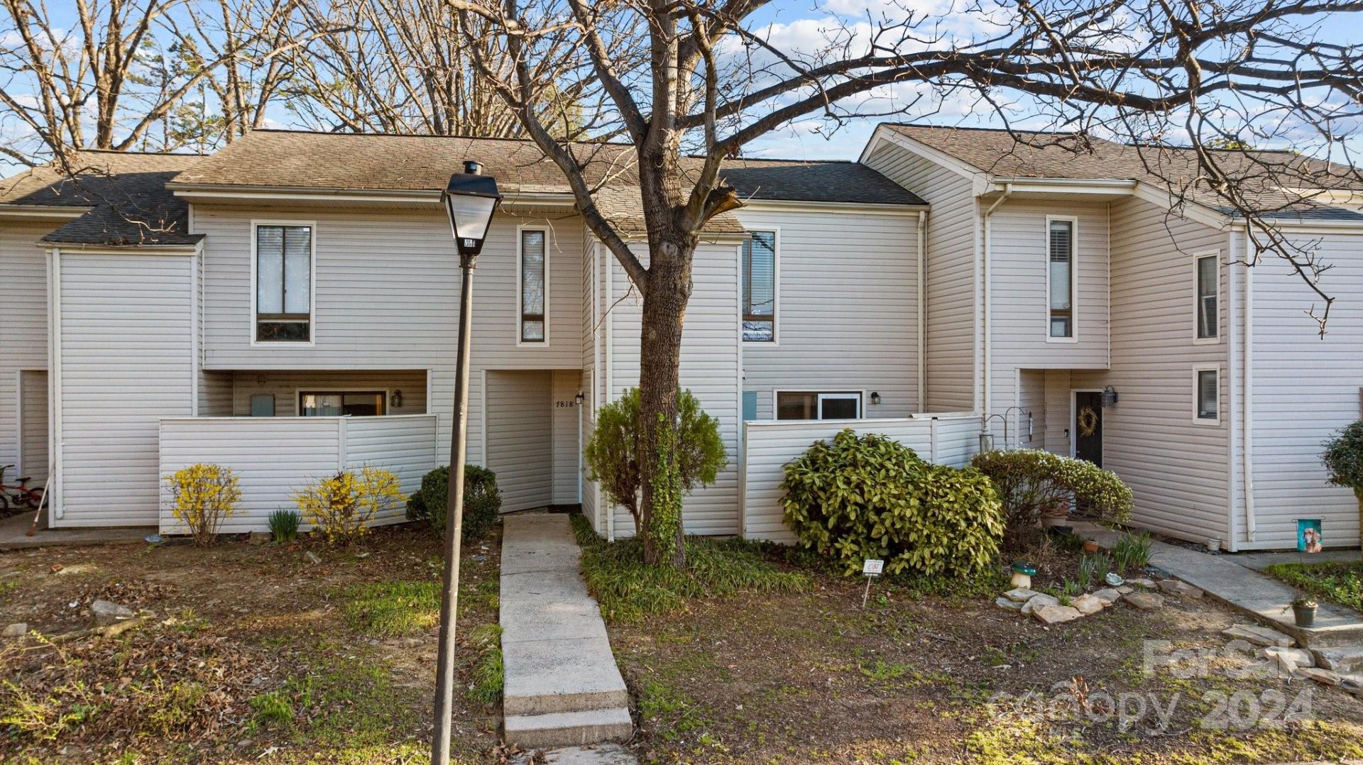 Property image 1 at 7818 Hummingbird Lane, Charlotte, NC 28212