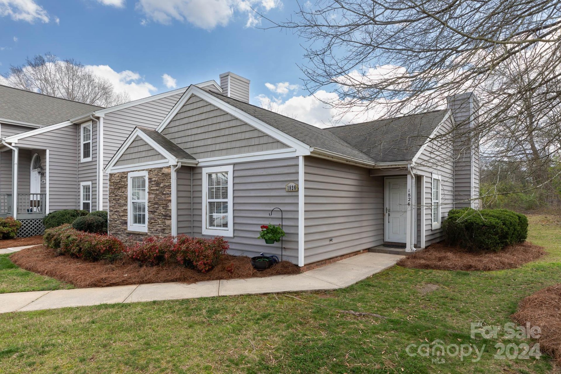 1826 Fairlawn Court
