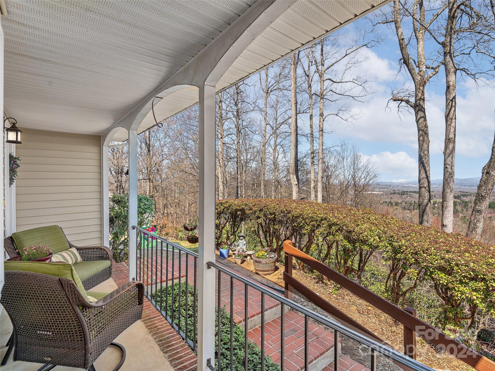 808 Summit Farm Lane