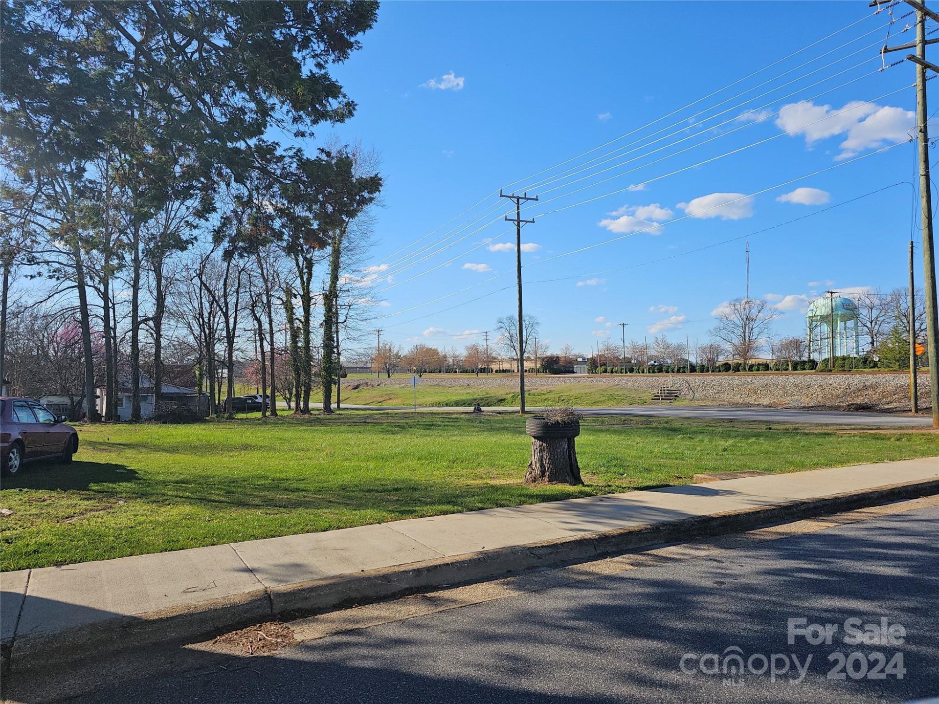 Property image 1 at 4 14th Street, Hickory, NC 28602