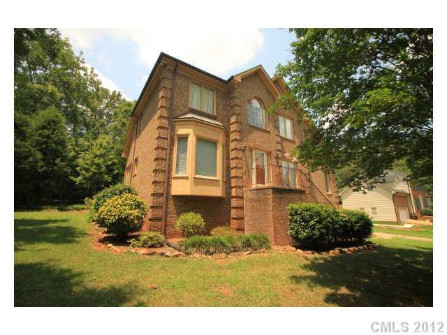 8901 Hollybrook Lane