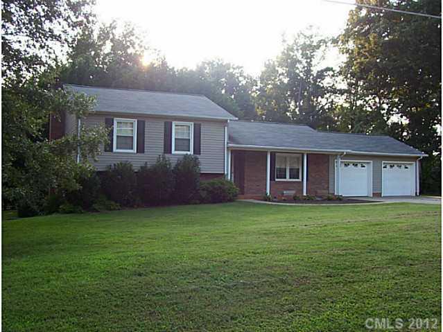 Property image 1 at 199 Kingswood Drive, Statesville, NC 28625