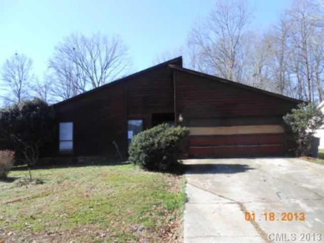 Property image 1 at 7631 Eastbourne Road, Charlotte, NC 28227