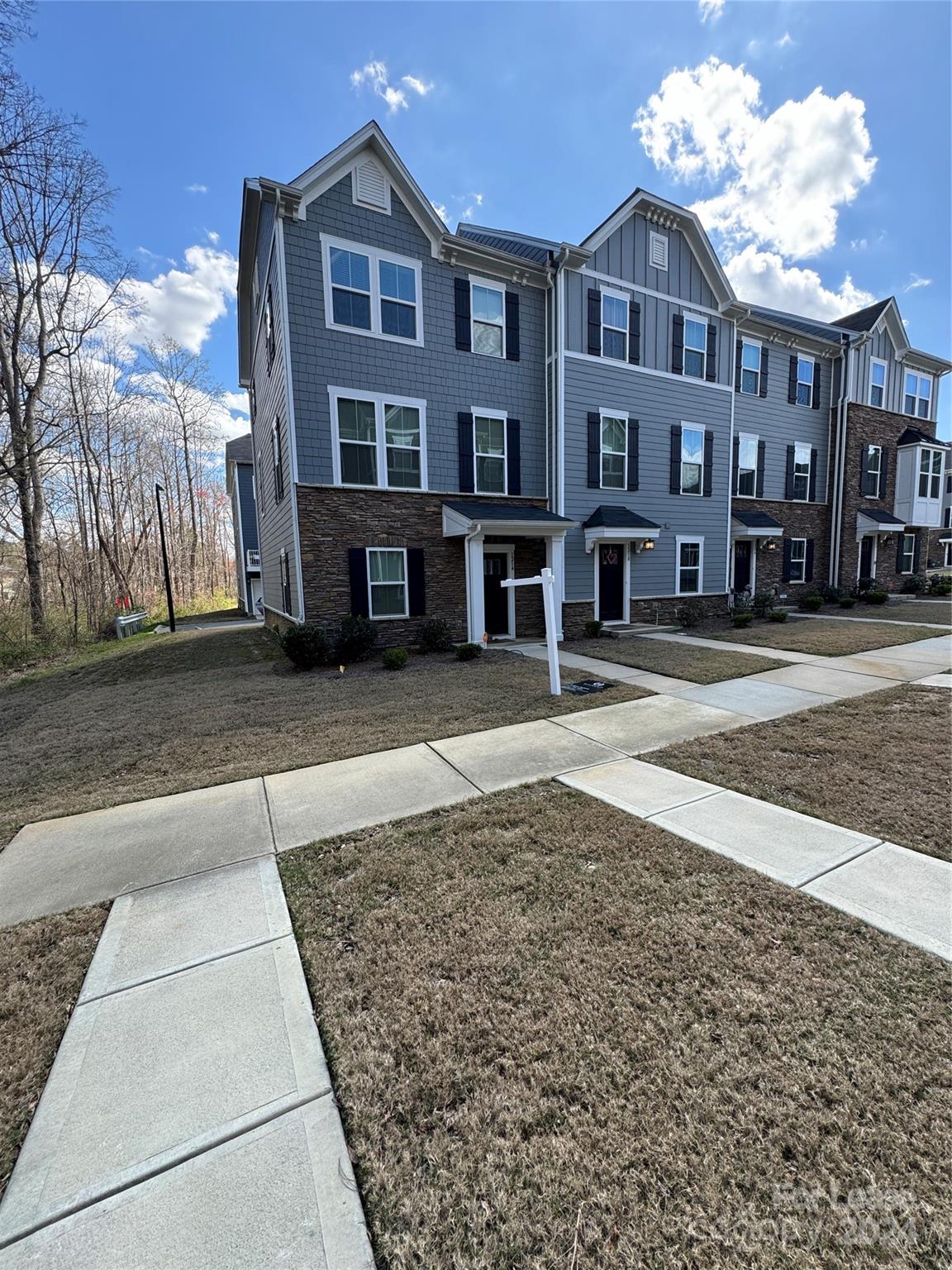 Property image 1 at 1214 Ashbury Street, Charlotte, NC 28216