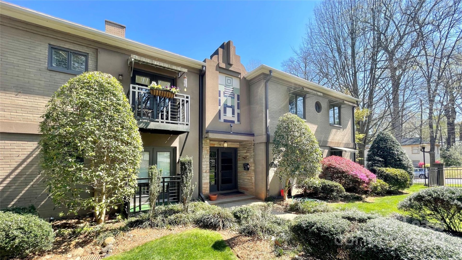 Property image 1 at 227 N Dotger Avenue, Charlotte, NC 28207