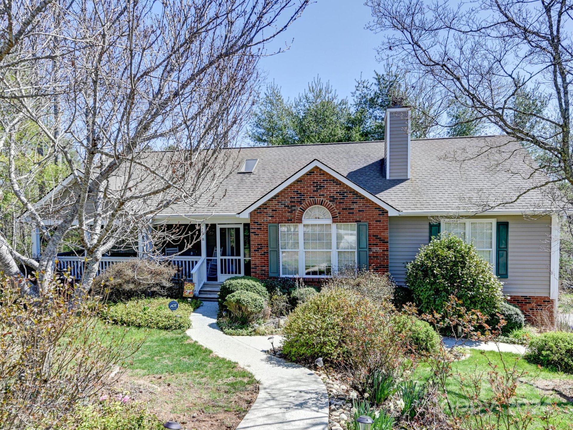 Property image 1 at 18 Old Applewood Lane, Hendersonville, NC 28739