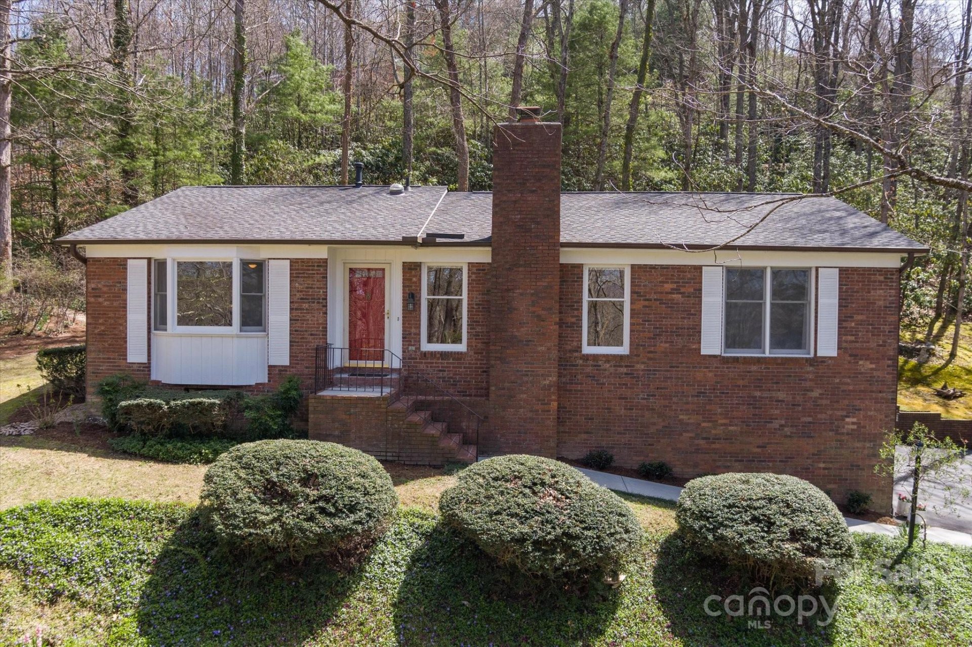 Property image 1 at 505 Oakwilde Drive, Hendersonville, NC 28791