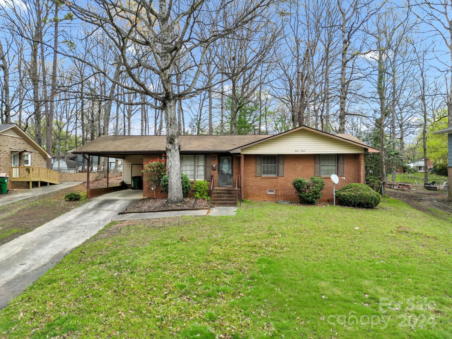 Property image 1 at 1116 Rosada Drive, Charlotte, NC 28213