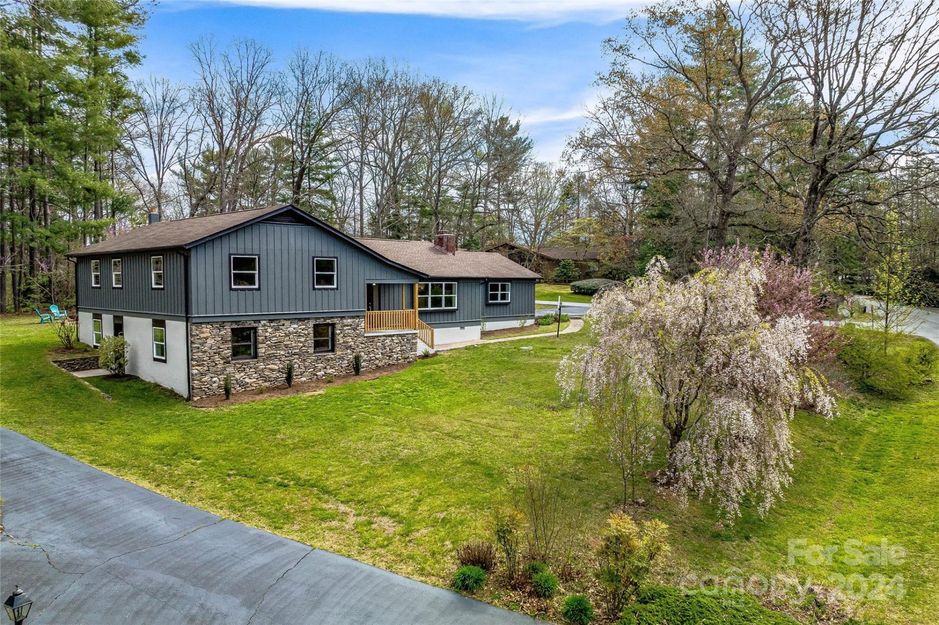 Property image 1 at 3200 Hickory Hill Road, Hendersonville, NC 28792