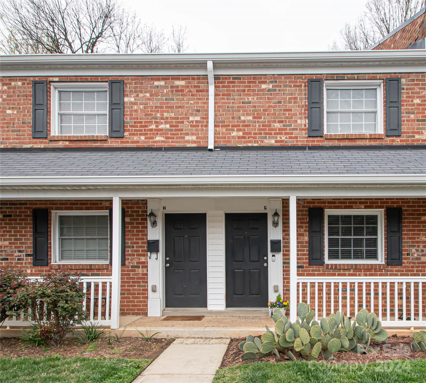 1217 Green Oaks Lane