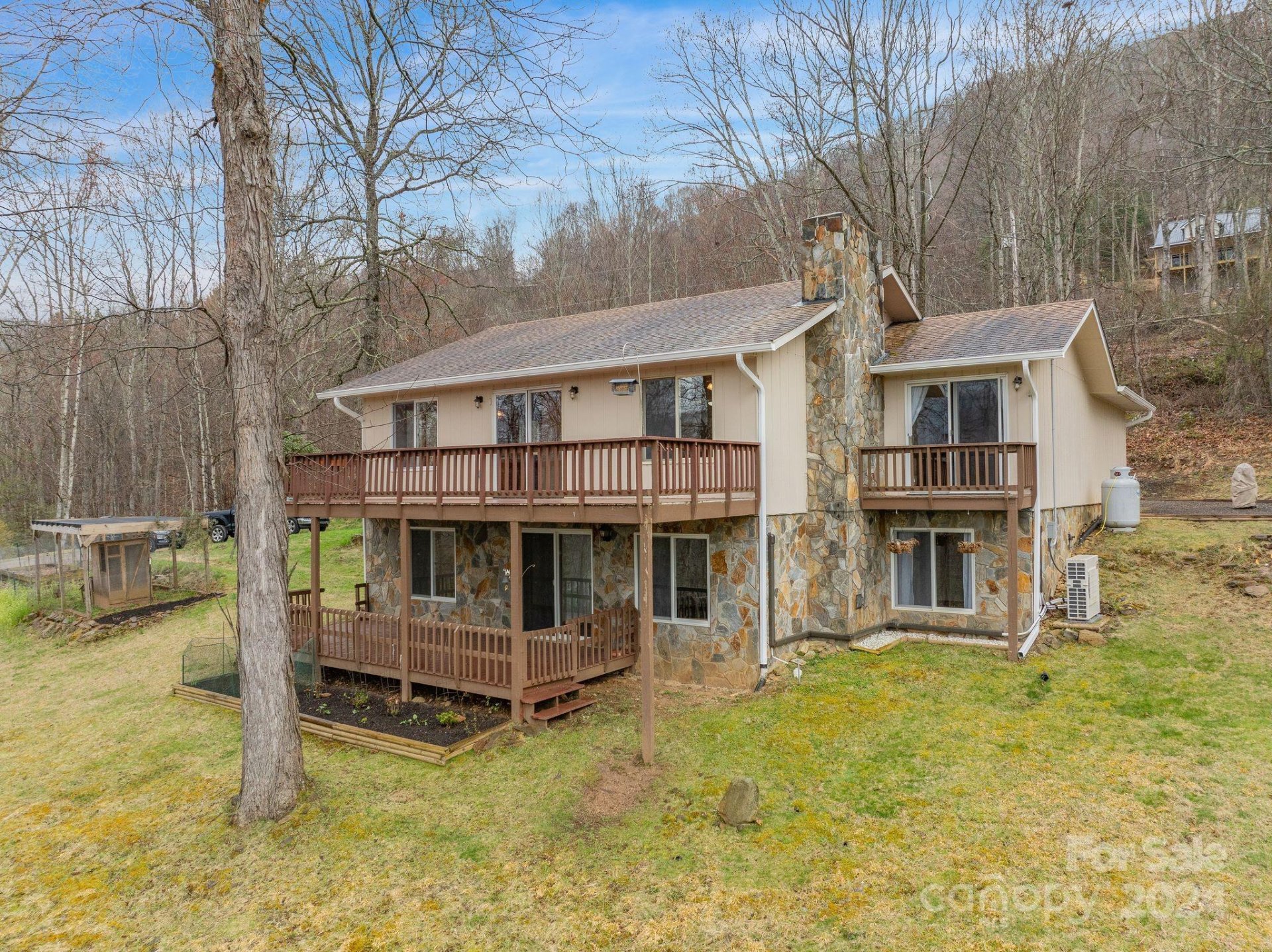 Property image 1 at 618 Wildwood Drive, Burnsville, NC 28714