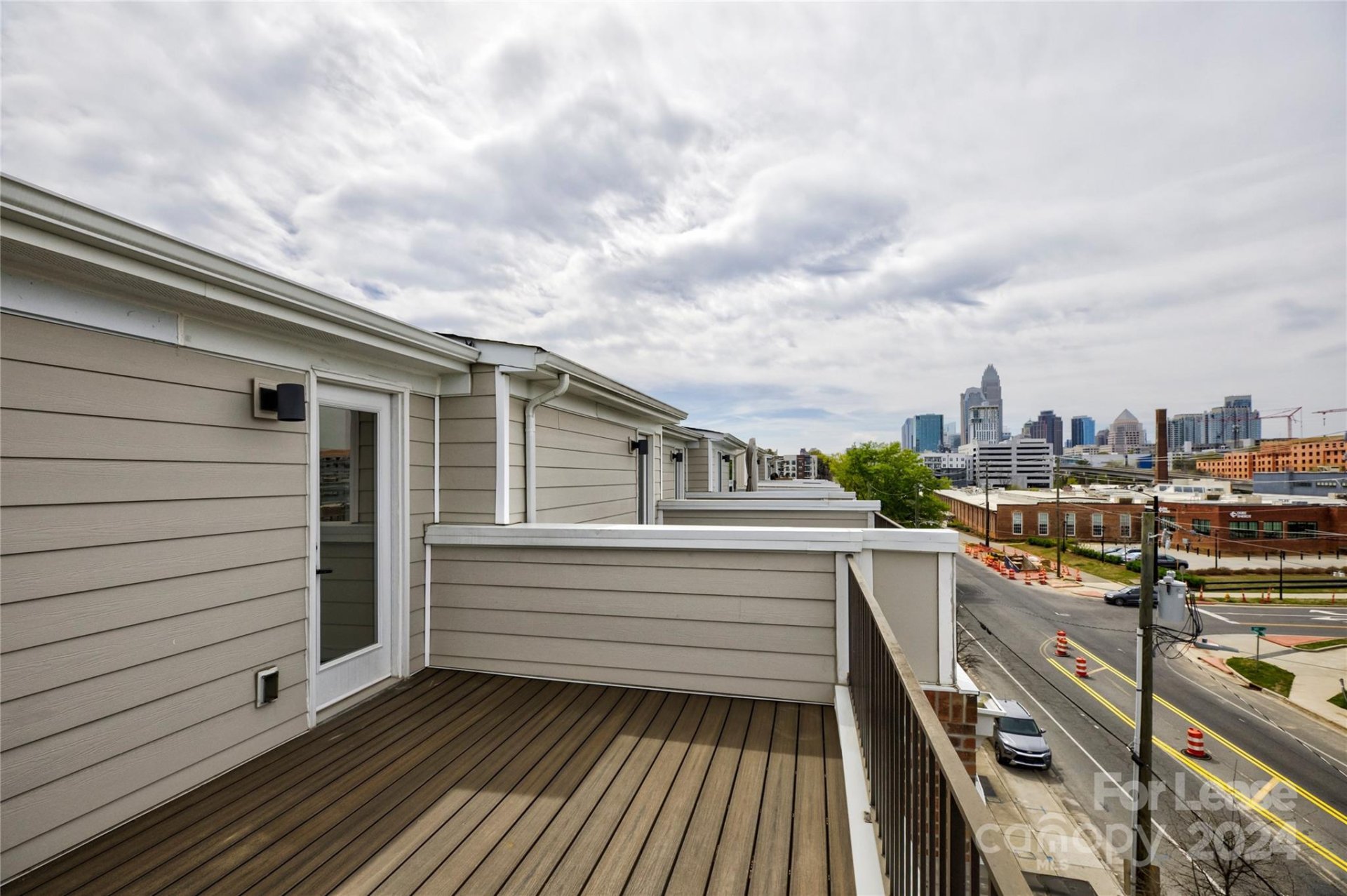 Property image 1 at 252 Parkwood Avenue, Charlotte, NC 28206