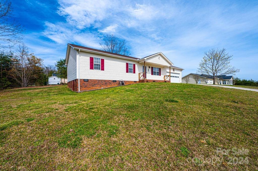 Property image 1 at 6455 Ridgeview Circle, Granite Falls, NC 28630