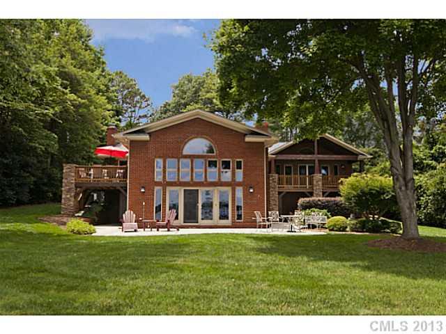 1946 Yacht Club Drive