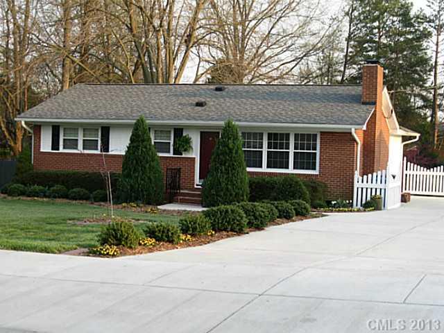 Property image 1 at 725 Brookwood Drive, Mooresville, NC 28115