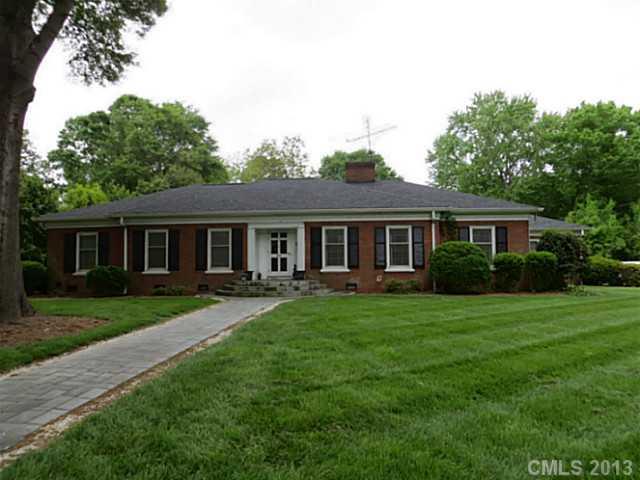 Property image 1 at 303 W Eleventh Avenue, Gastonia, NC 28052
